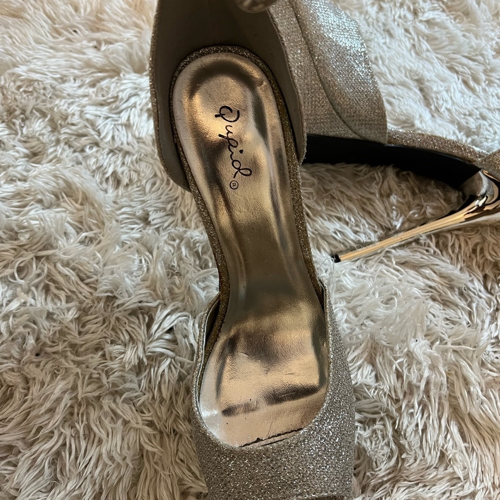 Heels - Picture 6 of 9